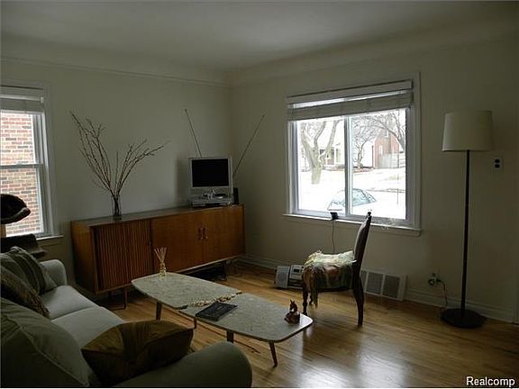 3rd image of 3206 N Vermont Ave