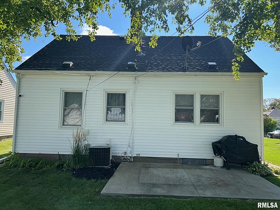5th image of 2628 College Ave