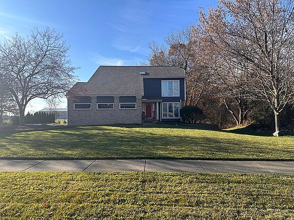 3rd image of 2534 Briar Cliff Dr