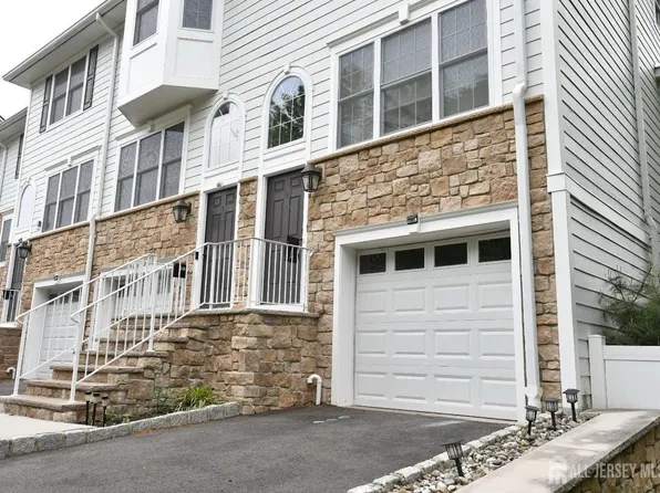 101 Piper Ave #109, Avenel, NJ 07001