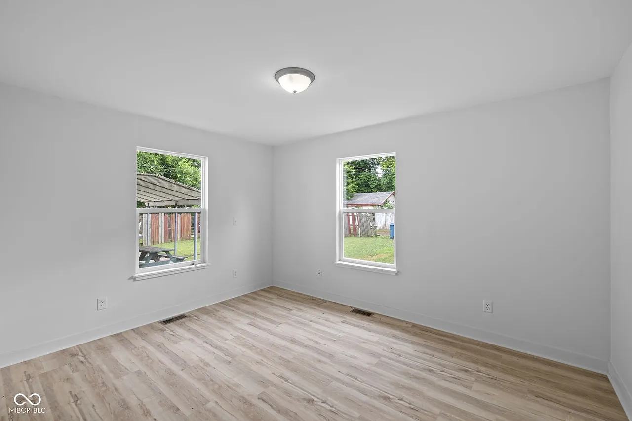 4074 Boulevard Pl — Photo 4