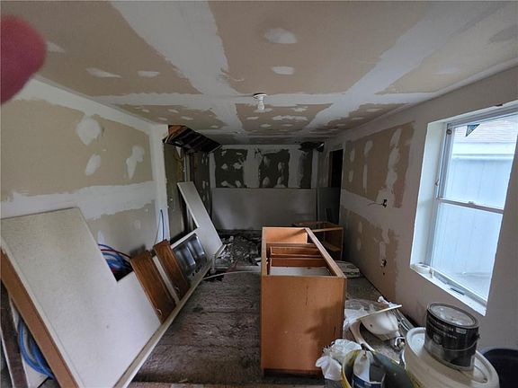 4th image of 514 W Southside Blvd