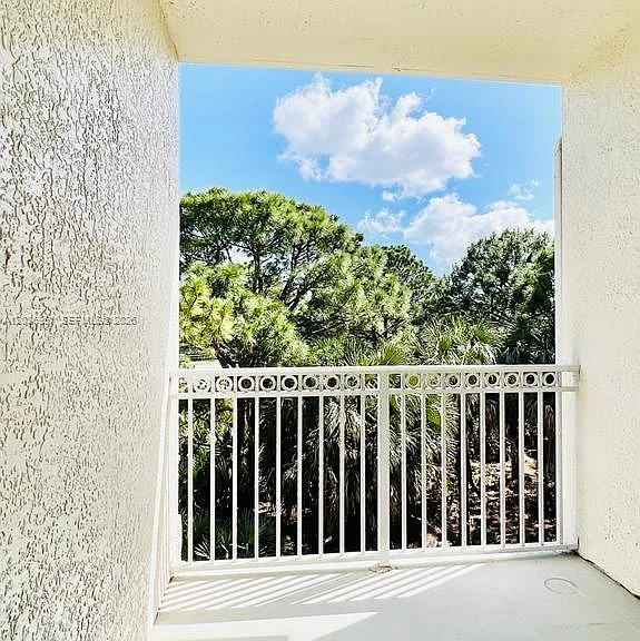2304 Myrtlewood Cir E #304 — Photo 16