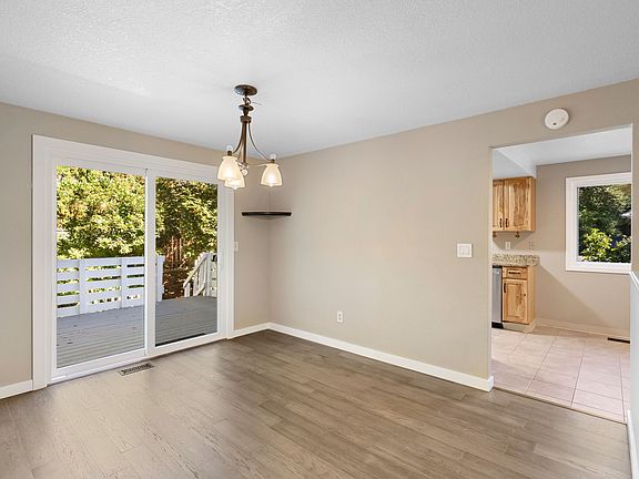 4th image of 1107 Meadowview Ct