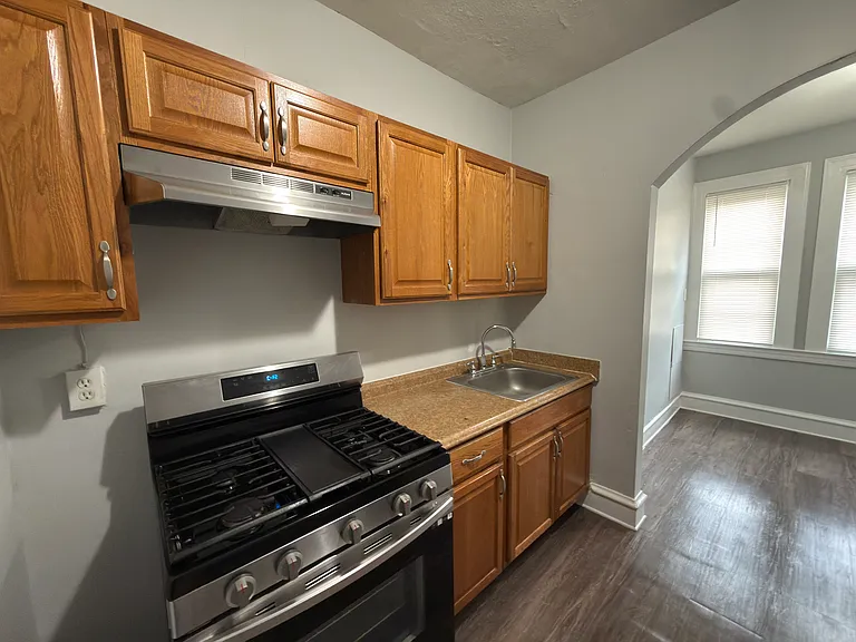 330 Laurel St #312 — Photo 2