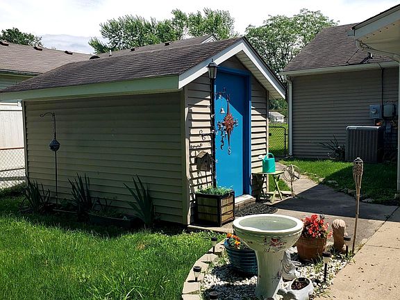 4th image of 226 N Park Dr