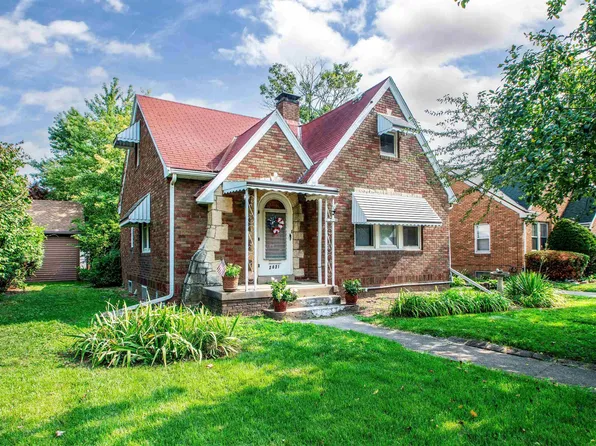 2421 W Sherman Ave, West Peoria, IL 61604