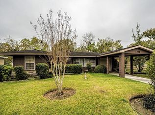 5938 Willow Glen Dr, Houston, TX 77033