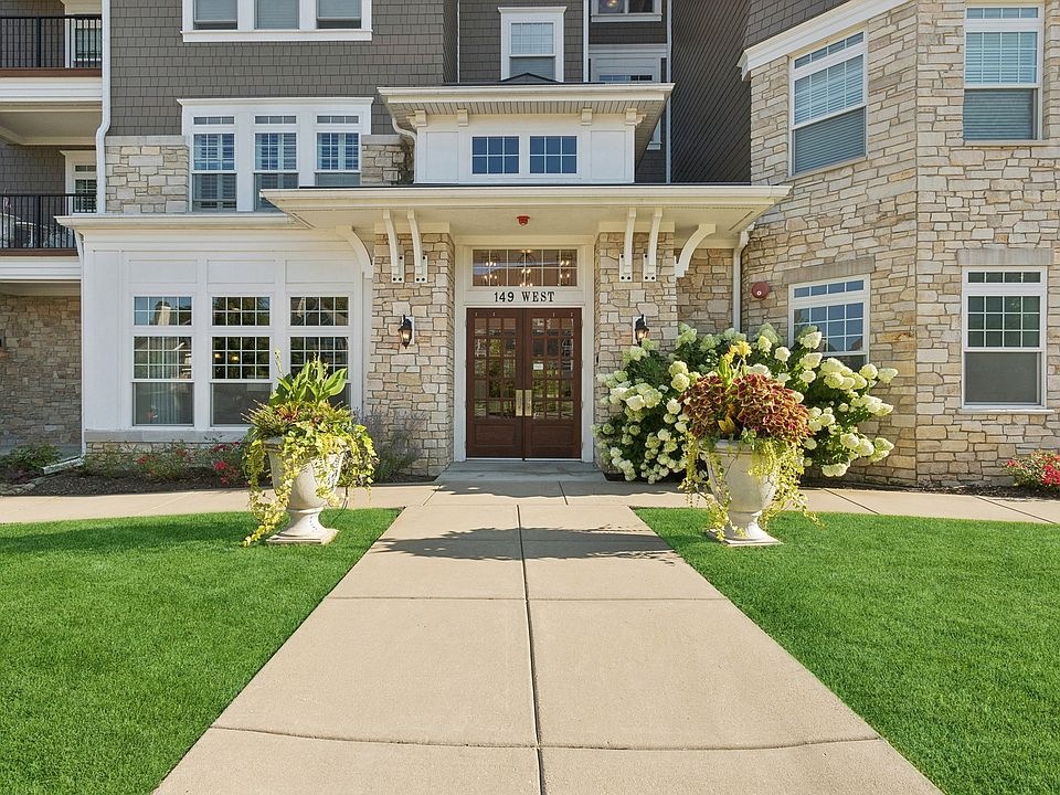 1st image of 149 W Kennedy Ln #406