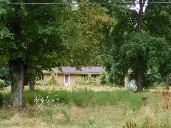 6659 E Lake Rd, Erie, PA 16511