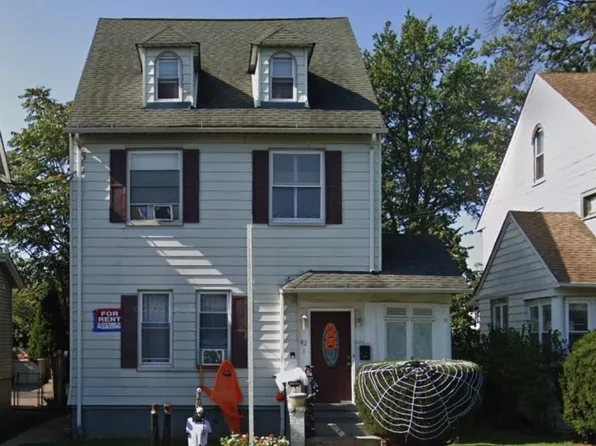 42 Chilton St, Elizabeth City, NJ 07202