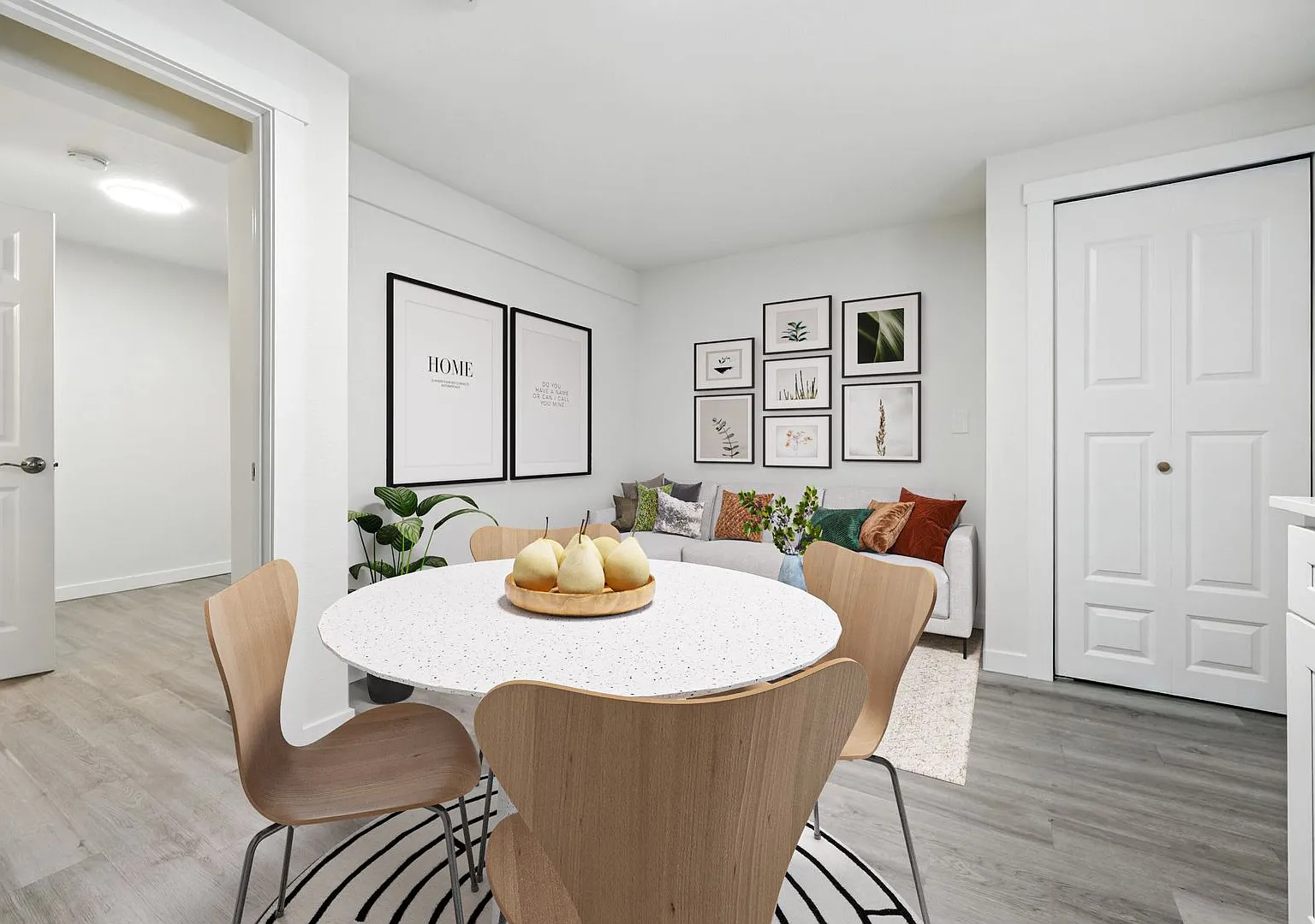 Nacelle Apartments — Photo 2