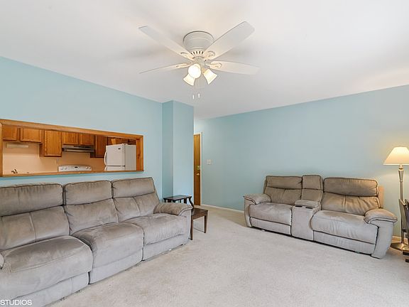 4th image of 1100 N Farnsworth Ave APT 2G