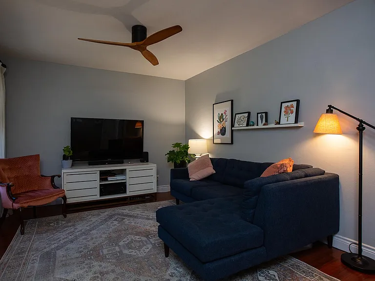 8511 Jamestown Dr — Photo 6