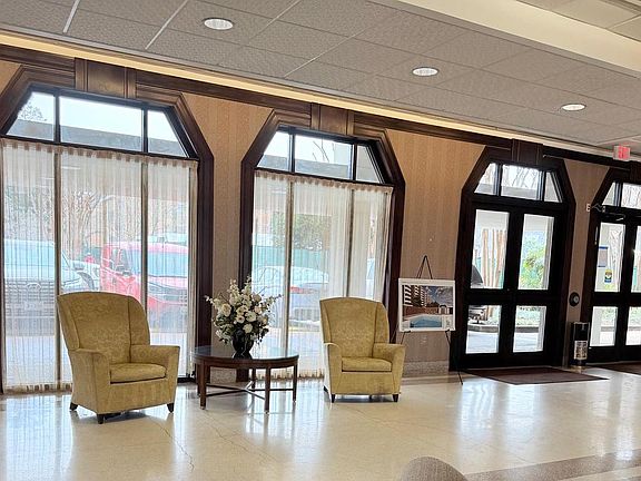 4th image of 700 7th St SW APT 406