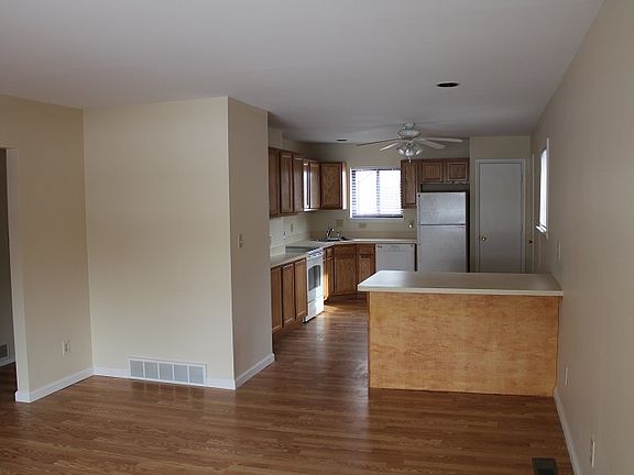 2nd image of 19012 Bainbridge Ave