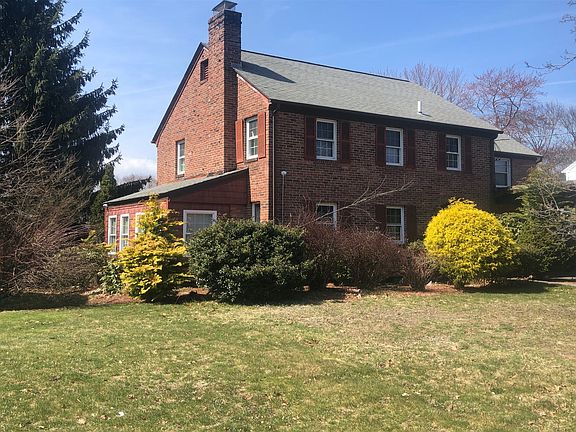 3rd image of 124 Cottage Ave