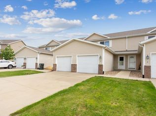 4910 Algonquin Dr UNIT 4, Cedar Falls, IA 50613