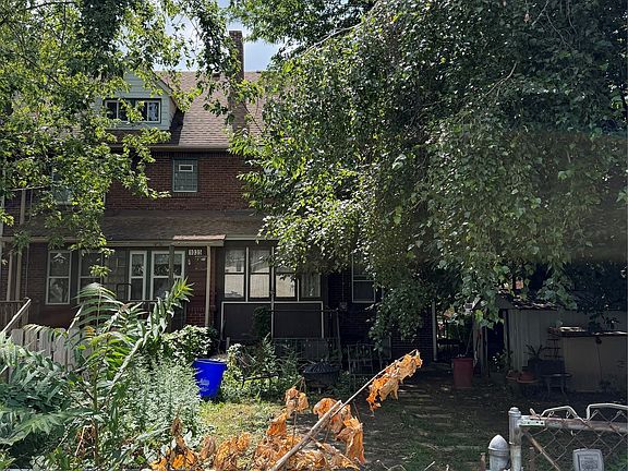 2nd image of 1033 Priestley Ave