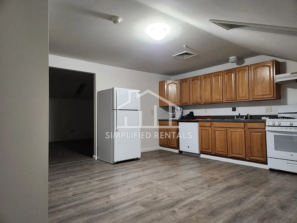 153 Belleville Ave #5W