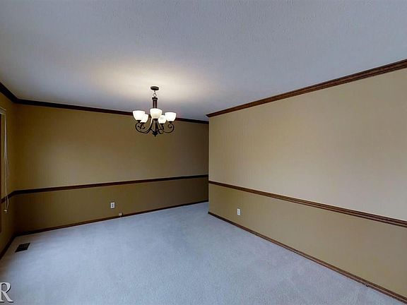 3rd image of 42 Ravenwood Cir