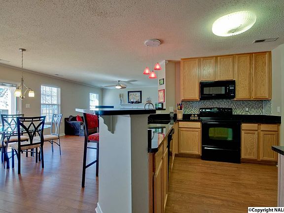 2nd image of 117 Wallhaven Dr SW