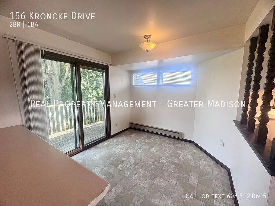 Spacious 2-Bedroom + Den Upper Duplex Available Now! — Photo 3