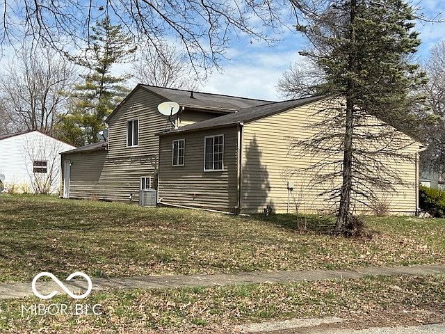 2nd image of 2526 Sheffield Dr