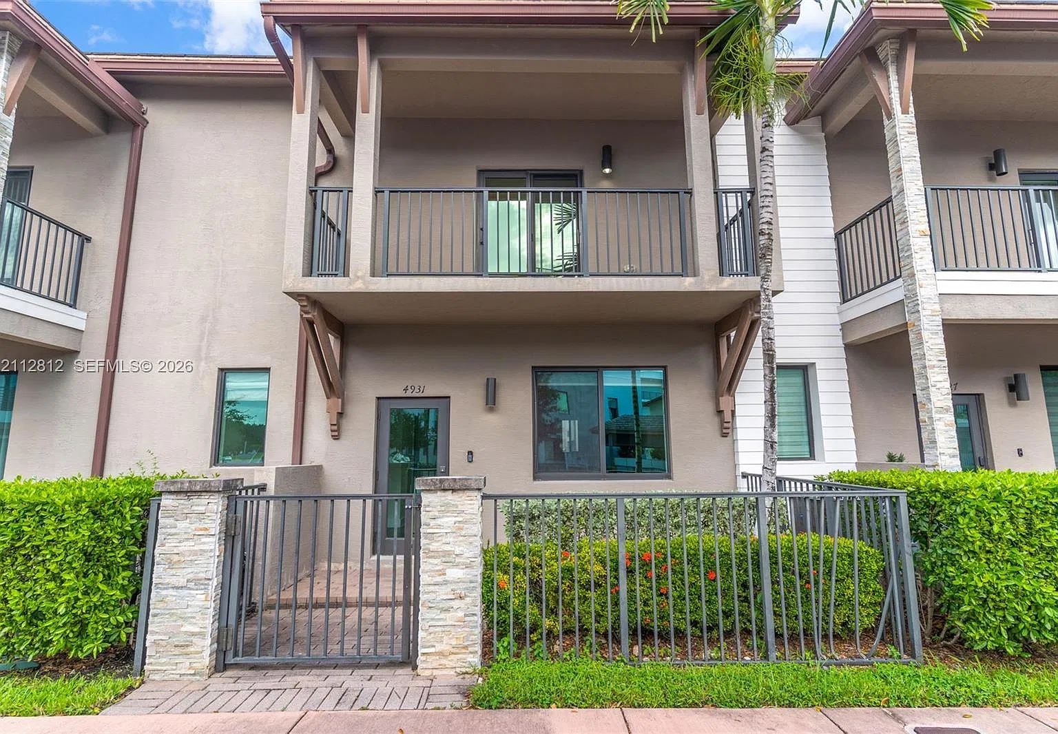 Downtown Doral South Phas — Photo 1