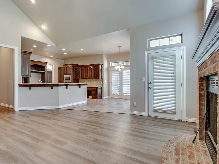 3341 Heritage Green Cir — Photo 29