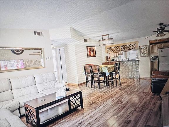 3rd image of 5543 Moog Rd