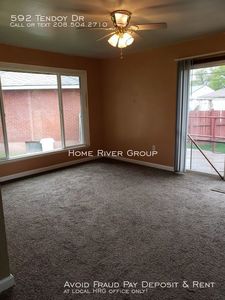 2655 Spring Gulch Dr, Ammon, ID, 83406