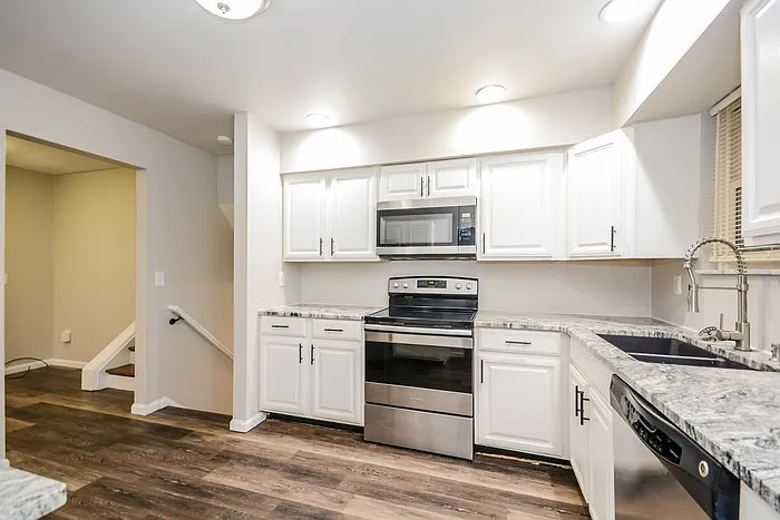 853 Meadow Ridge Dr — Photo 8