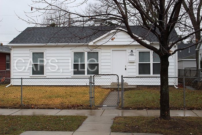 2nd image of 7522 Catalpa Ave