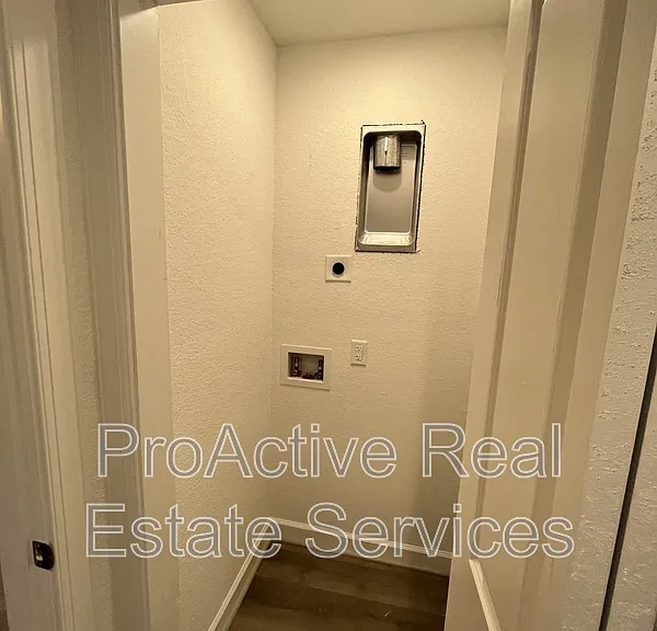 4323 Pinter Ln — Photo 9