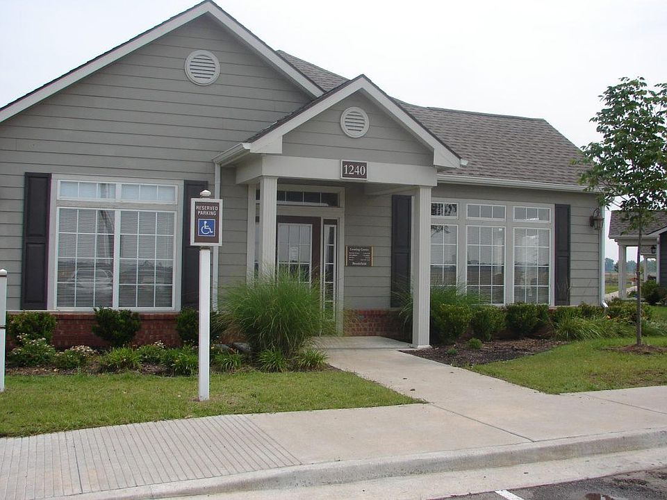 Brookfield 1240 E Ford St Valley Center KS Zillow