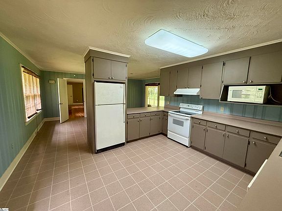 4th image of 105 Ansel Dr