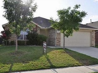 8121 Hennessey Trl, Fort Worth, TX 76131