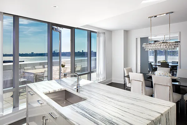 Sold by Extell Development Company (Legacy) | media 7