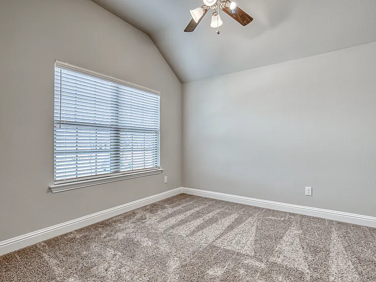 207 Gardenia Dr — Photo 29
