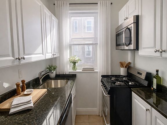 5th image of 14 Embassy Rd #36
