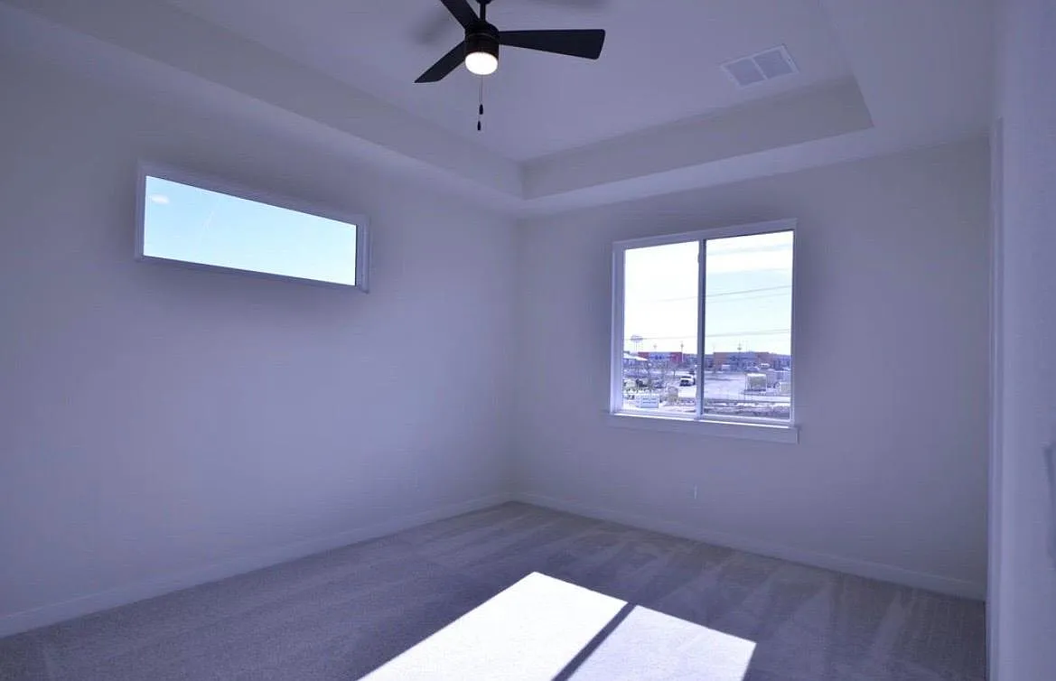 3 bed, 2.5 bath, 1503 sqft, $2,150 — Photo 4