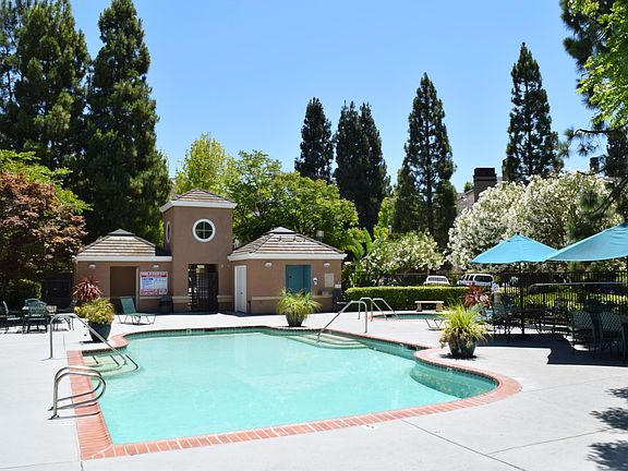 3rd image of 434 Camille Cir
