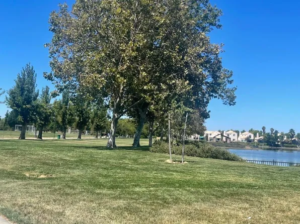 3233 Mayten Way, Elk Grove, CA 95758
