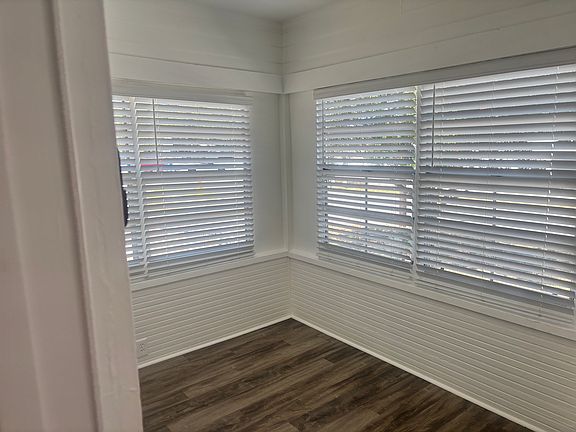 3rd image of 602 N Grosse Ave