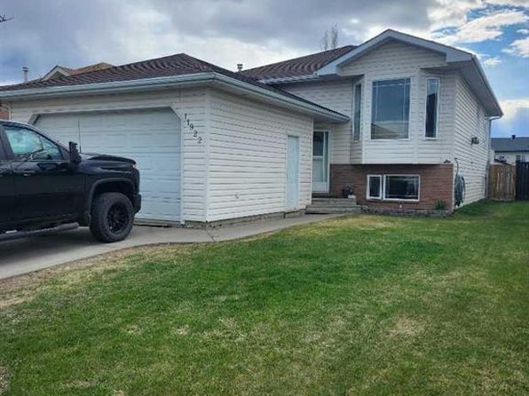 11922 E 105th St, Grande Prairie, AB T8V 7N3