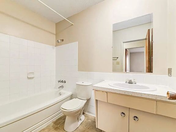 5th image of 5905 47a Ave #24