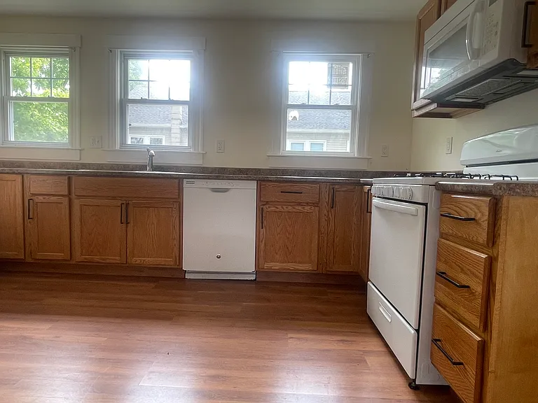 39 Brook St #2 — Photo 7