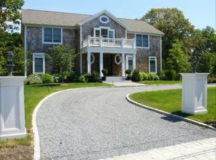 28 South Rd, Westhampton, NY 11977