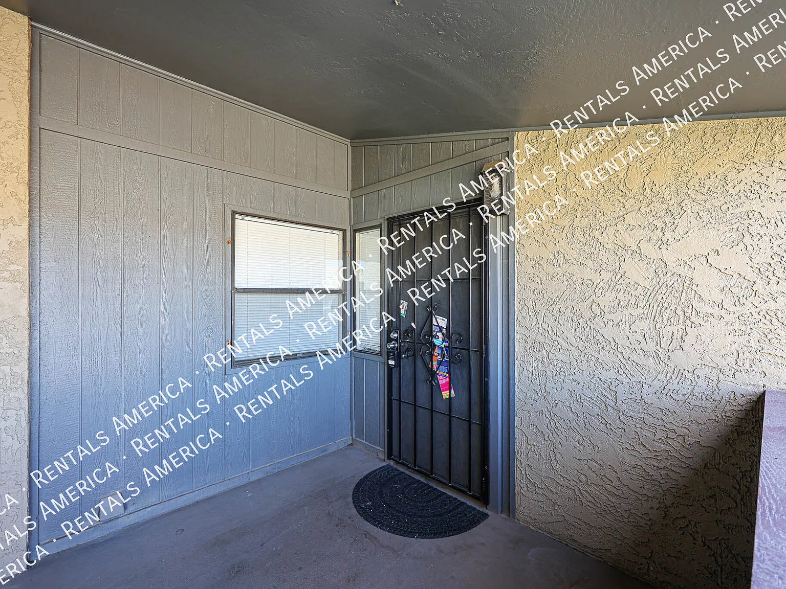 1730 W Emelita Ave — Photo 2